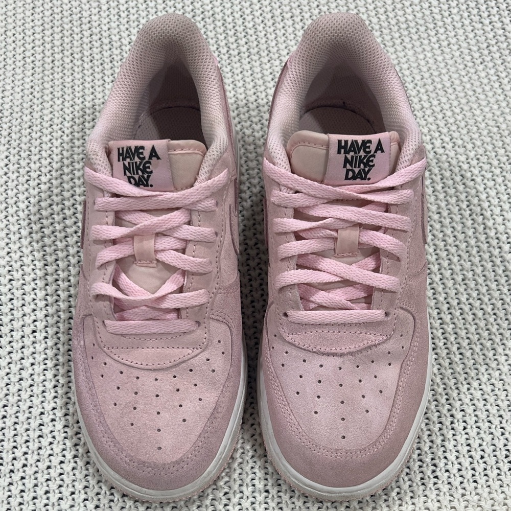 Nike Pink Air Force 1 Low Limited Edition - Picture 7 of 13